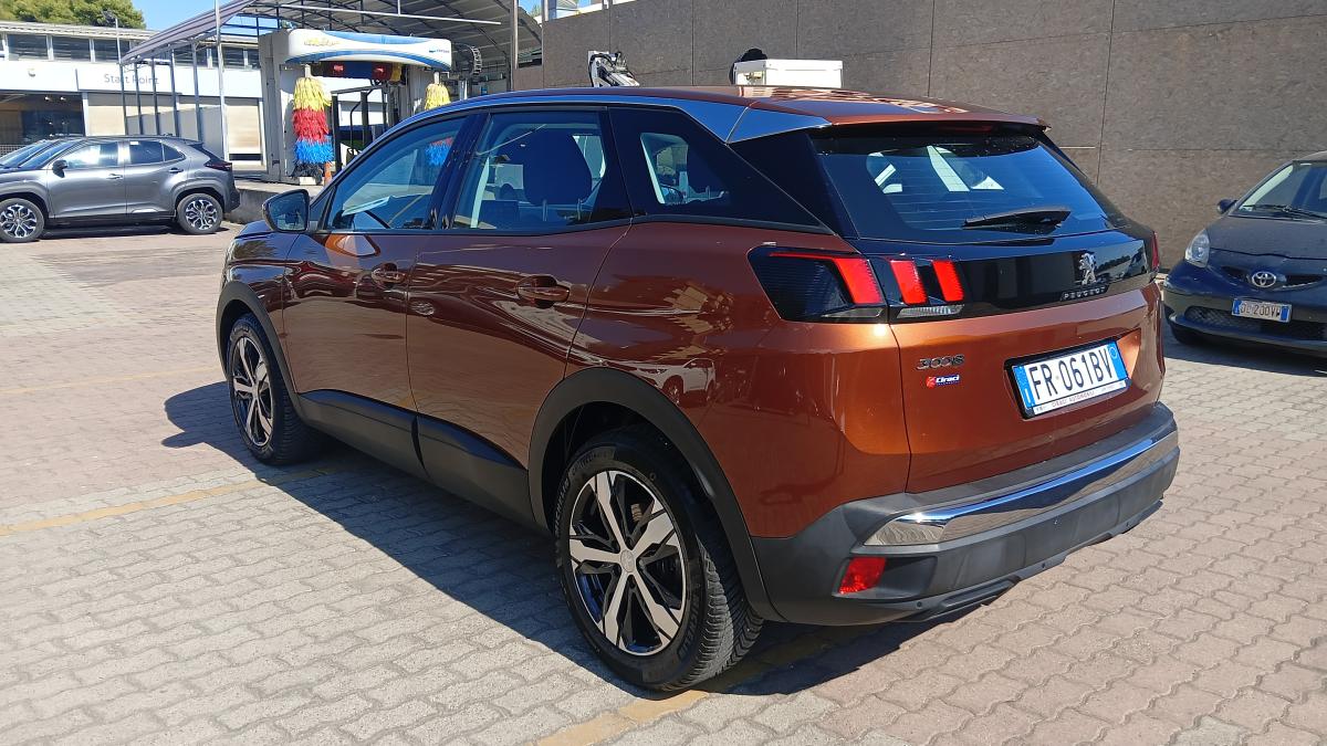 Peugeot 3008 1.5 HDI 130CV Business 061